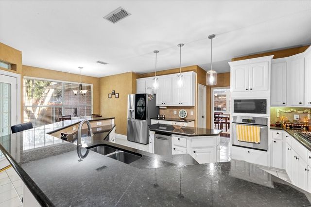 7423 Bradford Pear Drive, Irving, TX 75063