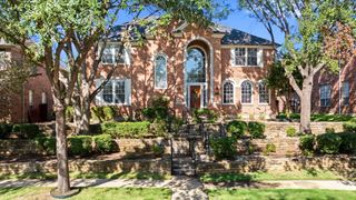 7423 Bradford Pear Drive, Irving, TX 75063