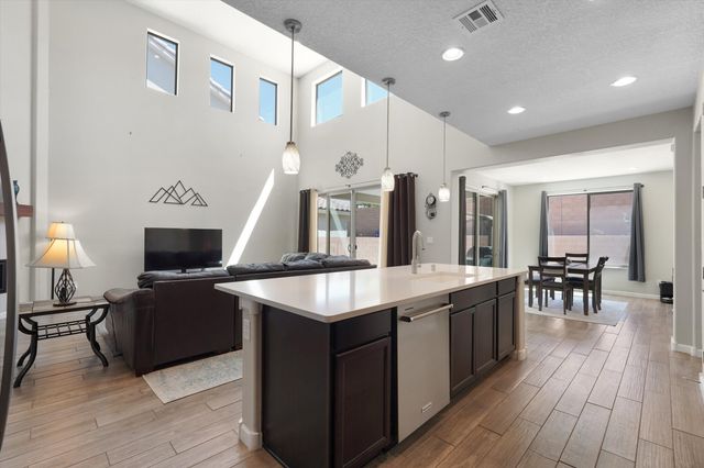 2012 White Dove Street SE, Albuquerque, NM 87123