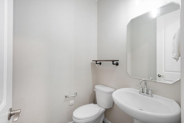 2012 White Dove Street SE, Albuquerque, NM 87123