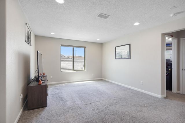 2012 White Dove Street SE, Albuquerque, NM 87123