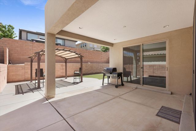 2012 White Dove Street SE, Albuquerque, NM 87123