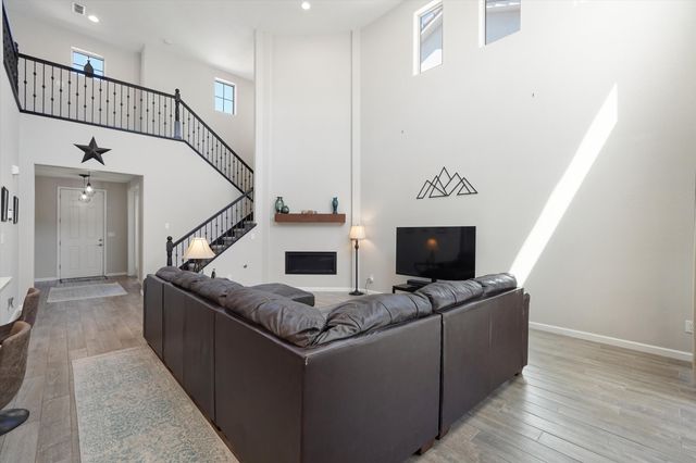 2012 White Dove Street SE, Albuquerque, NM 87123