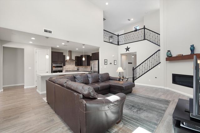 2012 White Dove Street SE, Albuquerque, NM 87123