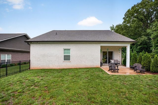 1400 Village Loop, Cookeville, TN 38501