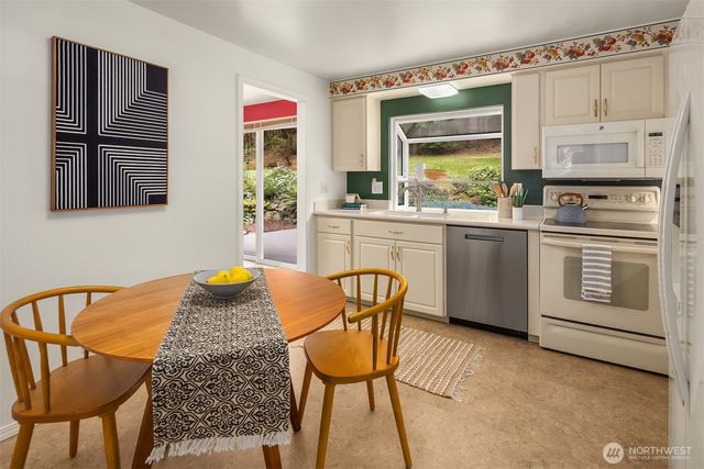 12016 106th Avenue NE, Kirkland, WA 98034