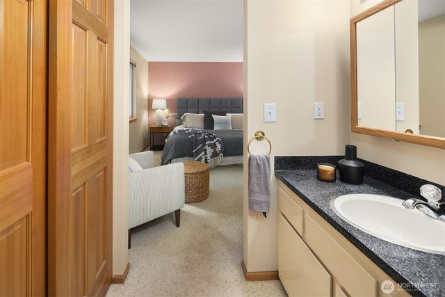 12016 106th Avenue NE, Kirkland, WA 98034