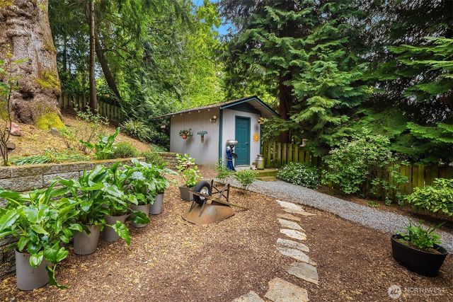 12016 106th Avenue NE, Kirkland, WA 98034