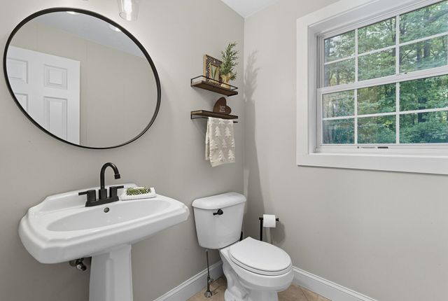 3 Hamilton Lane, Salem, NH 03079