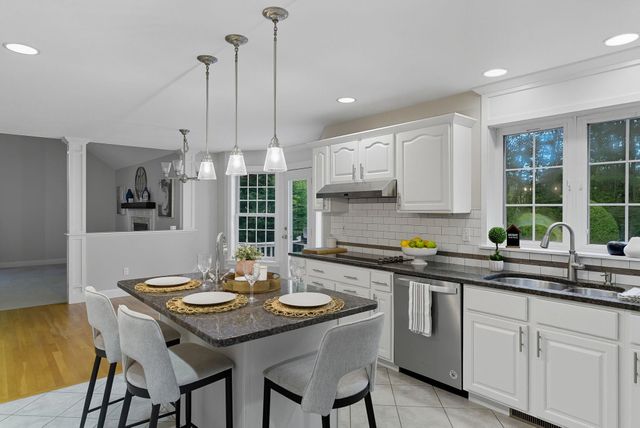 3 Hamilton Lane, Salem, NH 03079