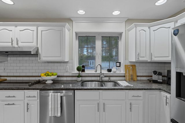 3 Hamilton Lane, Salem, NH 03079