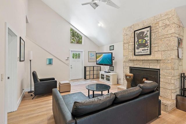 15629 95th Avenue N, Jupiter, FL 33478