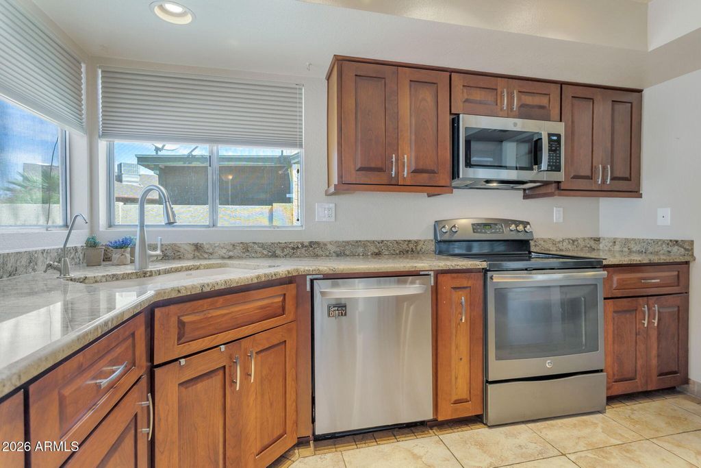 10308 N 65TH Lane, Glendale, AZ 85302 — photo 3