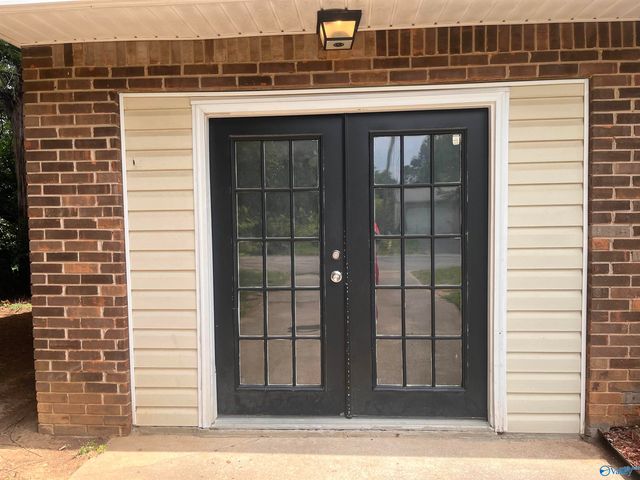 3260 NW Uvalde Lane NW, Huntsville, AL 35810