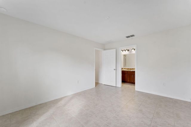 5330 NW Pine Trail Circle, Port St. Lucie, Port St Lucie, FL 34983