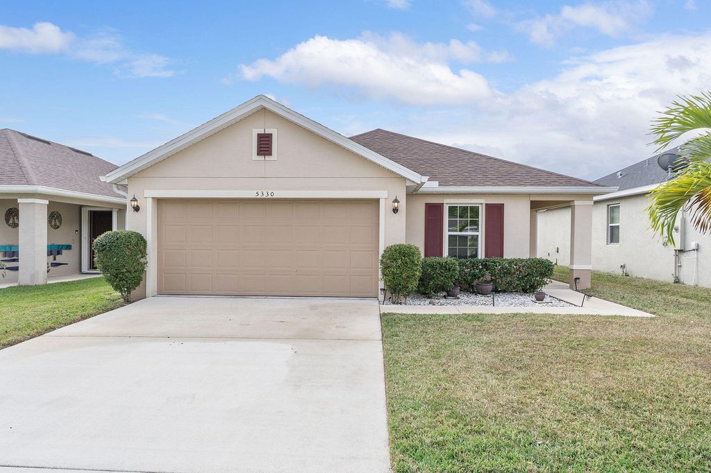 5330 NW Pine Trail Circle, Port St. Lucie, Port St Lucie, FL 34983