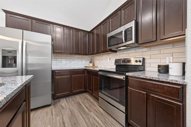 166 Cobblestone Lane, Cleveland, TX 77327