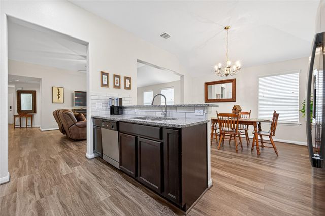 166 Cobblestone Lane, Cleveland, TX 77327