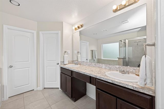 166 Cobblestone Lane, Cleveland, TX 77327