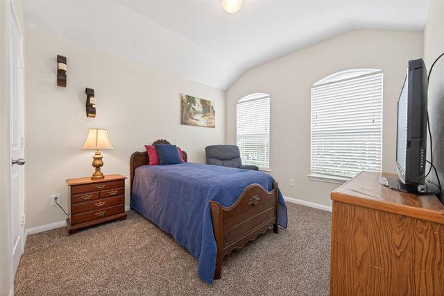 166 Cobblestone Lane, Cleveland, TX 77327