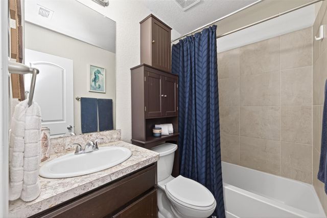 166 Cobblestone Lane, Cleveland, TX 77327