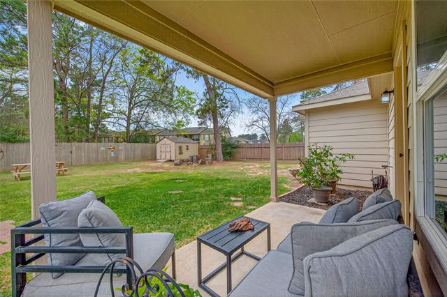 166 Cobblestone Lane, Cleveland, TX 77327