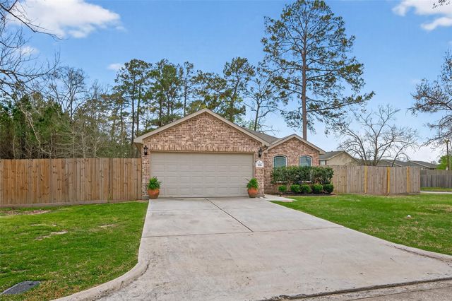 166 Cobblestone Lane, Cleveland, TX 77327