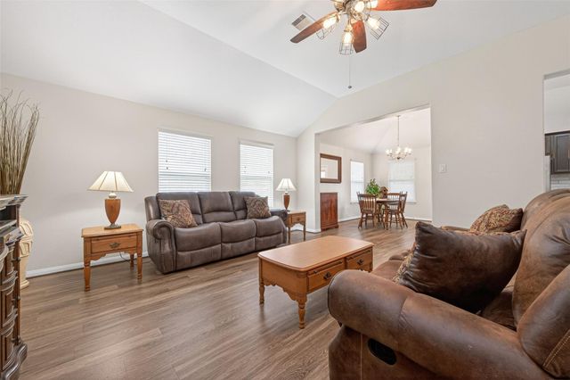 166 Cobblestone Lane, Cleveland, TX 77327