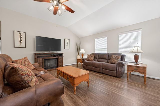 166 Cobblestone Lane, Cleveland, TX 77327