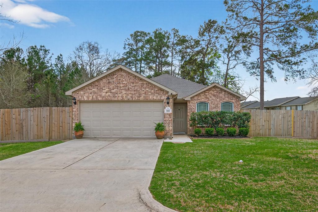 166 Cobblestone Lane, Cleveland, TX 77327