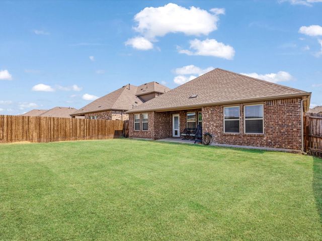 3257 Trails End Road, Aubrey, TX 76227