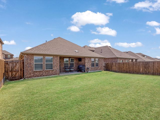 3257 Trails End Road, Aubrey, TX 76227