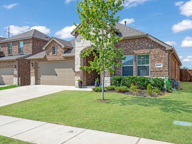 3257 Trails End Road, Aubrey, TX 76227