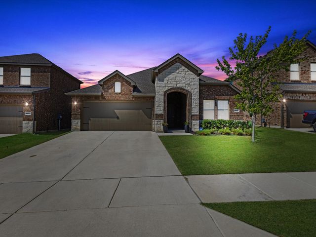 3257 Trails End Road, Aubrey, TX 76227