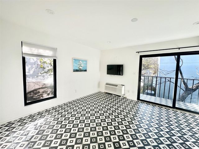 201 Academy DR 205, Austin, TX 78704