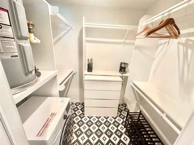 201 Academy DR 205, Austin, TX 78704