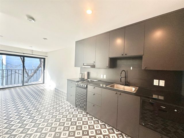 201 Academy DR 205, Austin, TX 78704