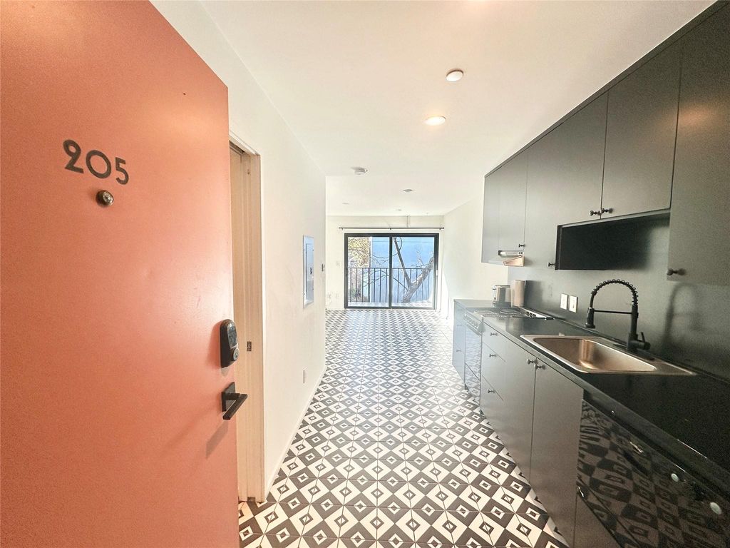 201 Academy DR 205, Austin, TX 78704