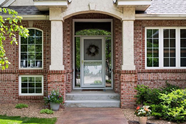 8167 Enclave Road, Woodbury, MN 55125