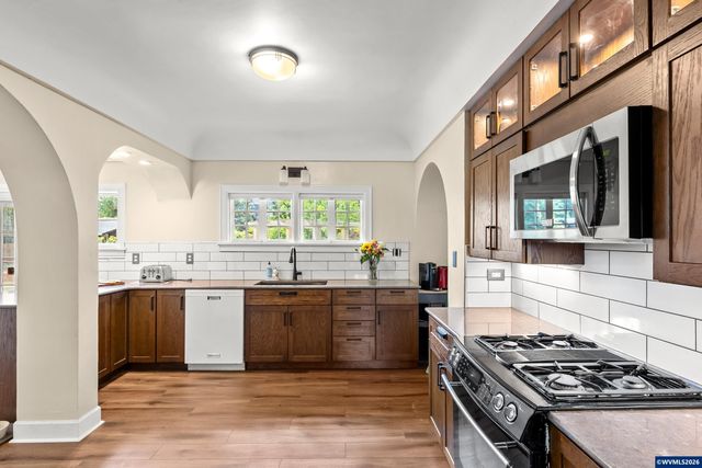 1936 Orchard hts Rd NW, Salem, OR 97304