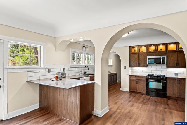 1936 Orchard hts Rd NW, Salem, OR 97304