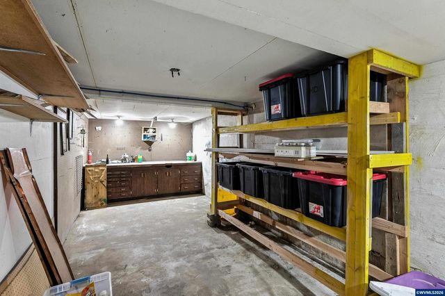 1936 Orchard hts Rd NW, Salem, OR 97304