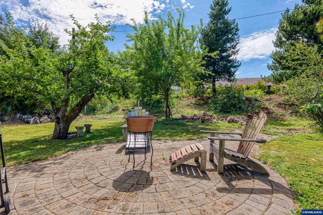 1936 Orchard hts Rd NW, Salem, OR 97304