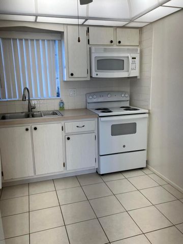 2556 Dudley Drive E D, West Palm Beach, FL 33415