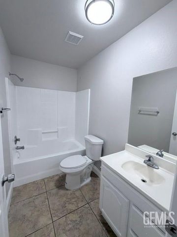 2301 Gurley Street, Bakersfield, CA 93305