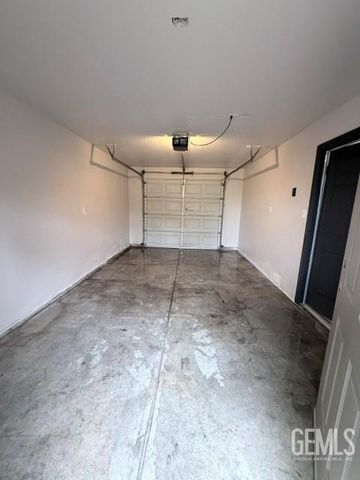 2301 Gurley Street, Bakersfield, CA 93305