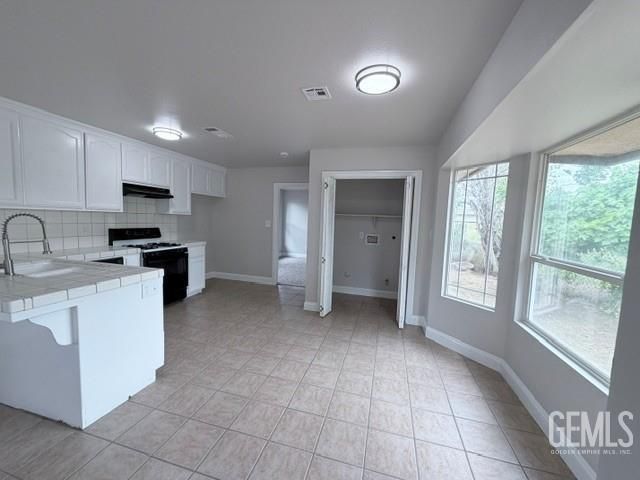 2301 Gurley Street, Bakersfield, CA 93305