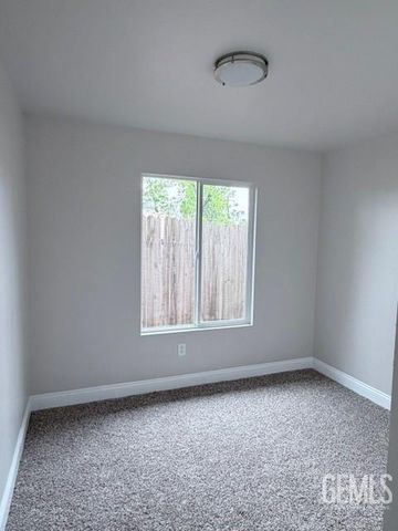 2301 Gurley Street, Bakersfield, CA 93305