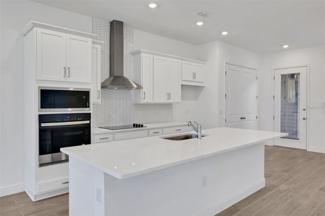 2904 VOYAGER AVENUE, St Cloud, FL 34771