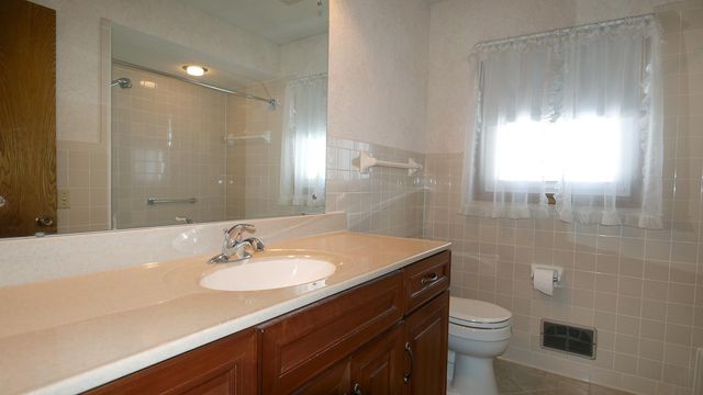 9608 Toledo Road, Bloomington, MN 55437